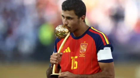 Argentinos detonam Fifa: "Dar a Bola de Ouro a Rodri é quase um insulto"