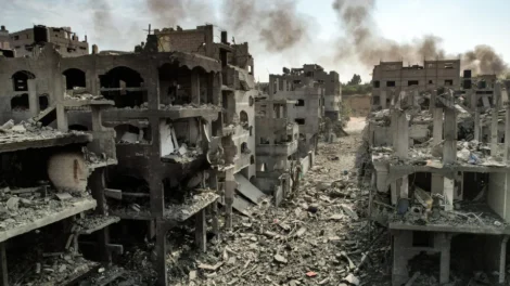 Ataque atribuído a Israel mata palestinos em funeral e em mercado no centro de Gaza