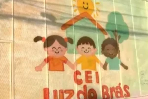 Bebê morre após ficar com a cabeça presa em grade de creche