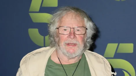 Bill Oddie, apresentador e comediante britânico, morre aos 85 anos