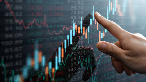 Bolsa cai 1,2%, e dólar sobe para R$ 5,13 com tensão global