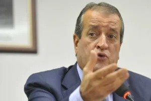 'Bolsonaro é que tem os votos', diz Valdemar, ao justificar carta sobre Flávio