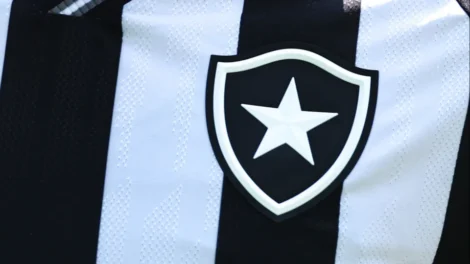 Botafogo entra em acordo com Ferraresi, e São Paulo terá Newton de graça