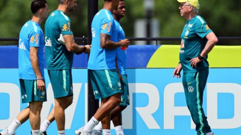 Brasil inicia preparação para oitavas da Copa contra Noruega