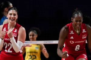 Brasil perde quinta final da Liga das Nações de Vôlei feminino e prolonga jejum