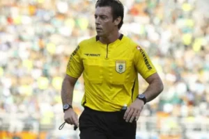 CBF defende árbitro Raphael Claus, chamado de 'suspeito' por Trump