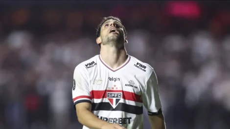 Calleri encerra seca contra maior vítima e 'dá resposta' em meio à novela