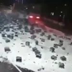 Caminhão derruba 2 mil garrafas de cerveja e vídeo viraliza; veja