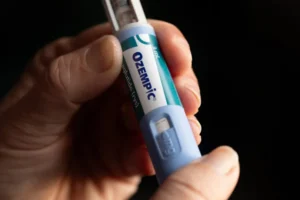 Canetas emagrecedoras: os estragos da droga popularizada por famosos