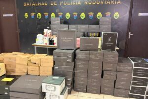 Carga de vinho importado avaliada em R$ 150 mil é apreendida na região de Maringá