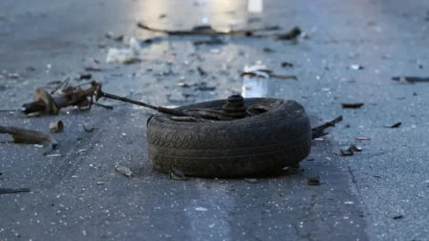 Casal morre em batida de Porsche contra árvore no interior de SP