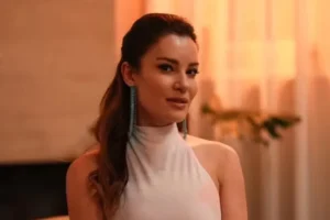 Causa da morte de atriz turca de 35 anos foi infarto, diz laudo preliminar