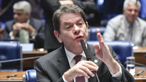 Cid Gomes disputará Senado no Ceará para ajudar PT contra Ciro Gomes