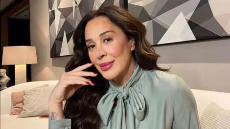 Claudia Raia relembra casamento com Alexandre Frota e o chama de 'gostoso sem limites'
