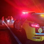 Colisão entre moto e carro de luxo deixa um morto e uma mulher ferida em rodovia da região