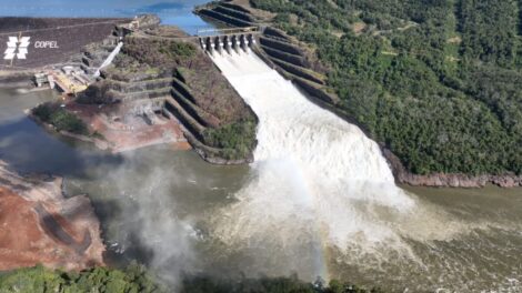 Com vazões acima da média, Copel volta a abrir comportas de usinas do rio Iguaçu