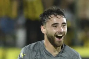Corinthians recusa proposta de R$ 5 milhões pelo lateral Pedro Milans