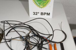Criminoso causa apagão ao vandalizar postes para furtar cobre na região