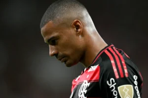 De La Cruz, do Flamengo, entra na mira do Peñarol