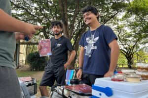 Dia do chocolate - jovem empreendedor conquista comunidade universitária ao vender bombons na UEM