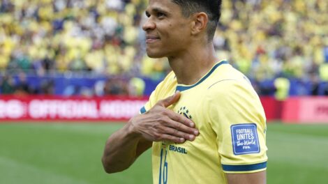 Douglas Santos traz vivência do ouro olímpico para buscar o hexa