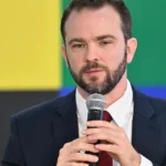 Durigan diz que bets deveriam ser reguladas como cigarro, com restrições à publicidade