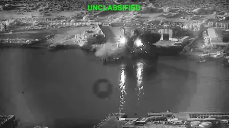 EUA lançam ataques contra bases iranianas que ameaçam fluxo em Hormuz