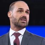 Eduardo Bolsonaro volta a descredibilizar sistema eleitoral após dado falso de Flávio sobre urnas