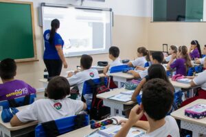 Educação em Maringá: O Desempenho e a Qualificação entre Redes Pública e Privada