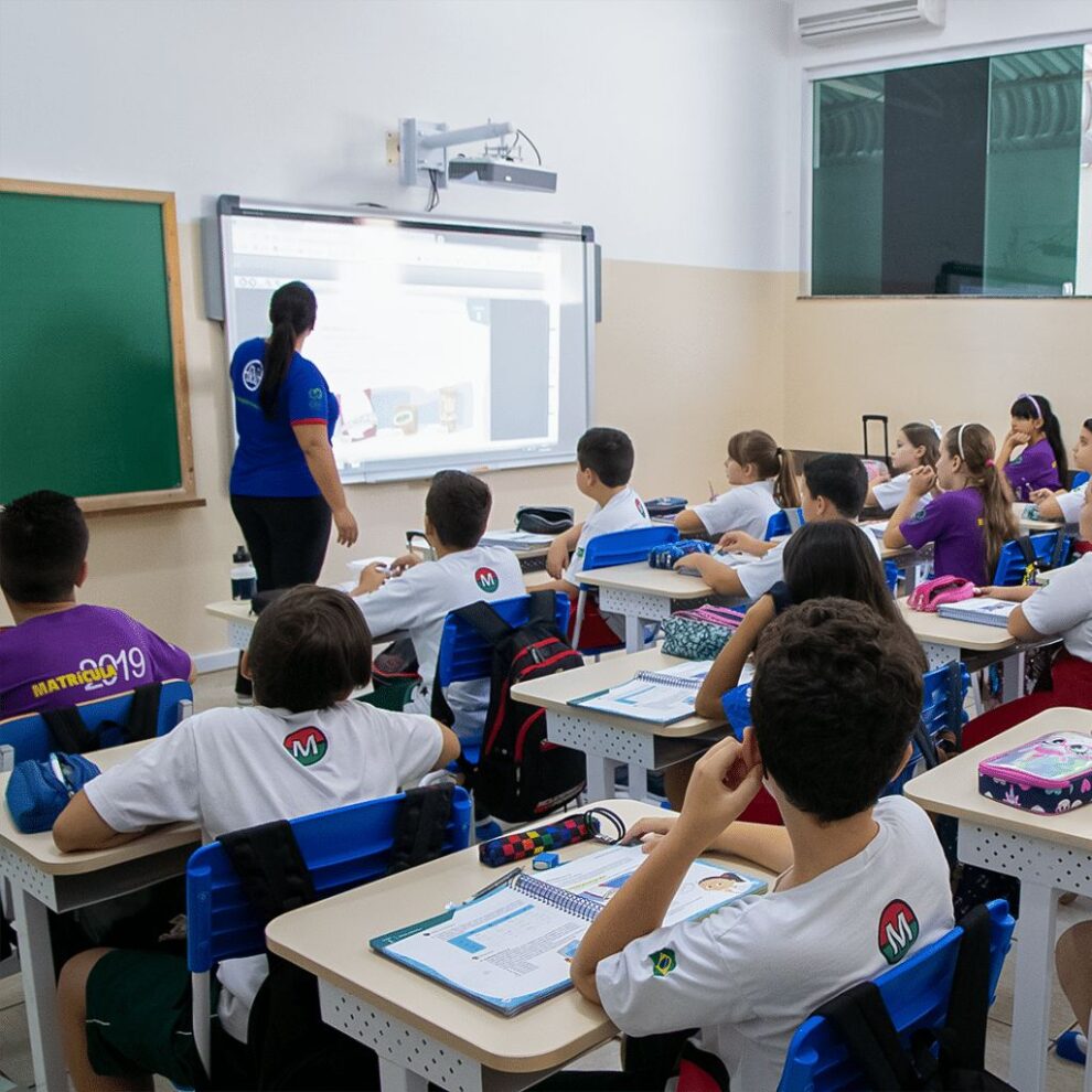 Educação em Maringá: O Desempenho e a Qualificação entre Redes Pública e Privada