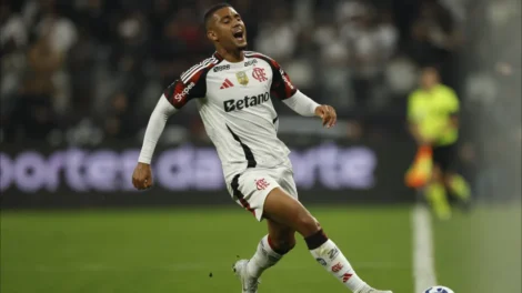 Em amistoso com 1º tempo agitado, Flamengo e River empatam em Portugal