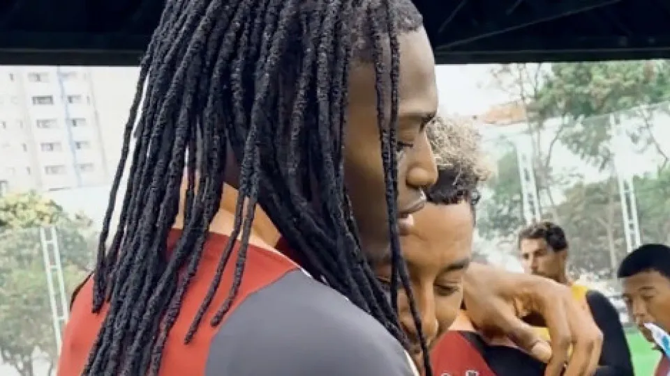 Em 'guerra' com o AC Milan, Rafael Leão treina com o Corinthians