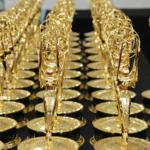 Emmy anuncia indicados com 'The Pitt' na liderança e recorde de 'Hacks'