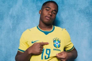 Endrick cita papo com veteranos e confiança em Ancelotti: iluminado"