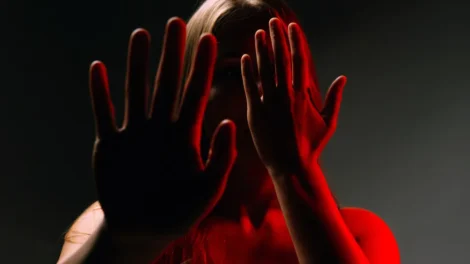 Espanha: 16 presos e 26 mulheres libertadas de rede de prostituição