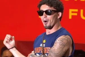 Espanha provoca Cristiano Ronaldo durante festa pelo título mundial