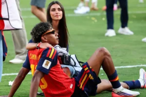 Ex de Inés García acusa modelo de usar Lamine Yamal por interesse