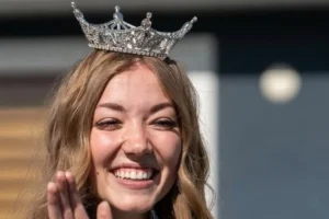 Ex-miss e jornalista morre aos 21 anos antes de disputar novo concurso