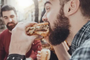 Exagerou na alimentação durante as férias? Veja como voltar à rotina!