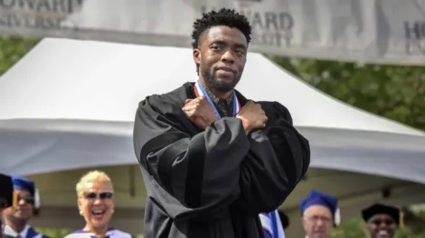 Família de Chadwick Boseman entra na Justiça contra viúva do ator