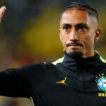 Festejado, Raphinha treina e se aproxima de retorno à Copa do Mundo