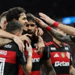 Flamengo enfrenta a Chapecoense para diminuir a diferença em relação ao Palmeiras