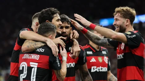 Flamengo enfrenta a Chapecoense para diminuir a diferença em relação ao Palmeiras