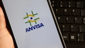 Golpistas fazem vídeos de celebridades com IA para vender medicamentos nas redes sociais, alerta Anvisa
