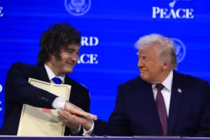 Governo Lula teme interferência externa nas redes após ofensiva de Trump e Milei a favor de Flávio