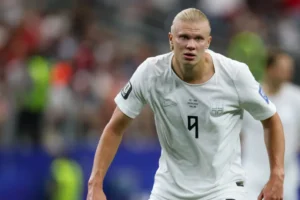 Haaland, jogador da Noruega que eliminou o Brasil da Copa, já cantou rap