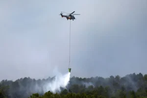 Incêndios na Espanha e França levam à retirada de mais de 160.000 pessoas