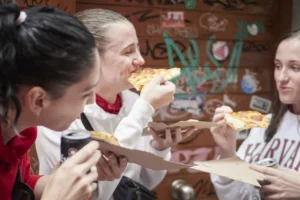 Intoxicação alimentar pode estragar suas férias; veja como se proteger