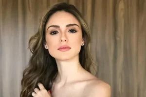 Isabelle Drummond se caracteriza como Emília mais de 20 anos após 'Sítio do Picapau Amarelo'