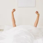 Já acorda cansada? 5 hábitos que vão te ajudar, segundo médico